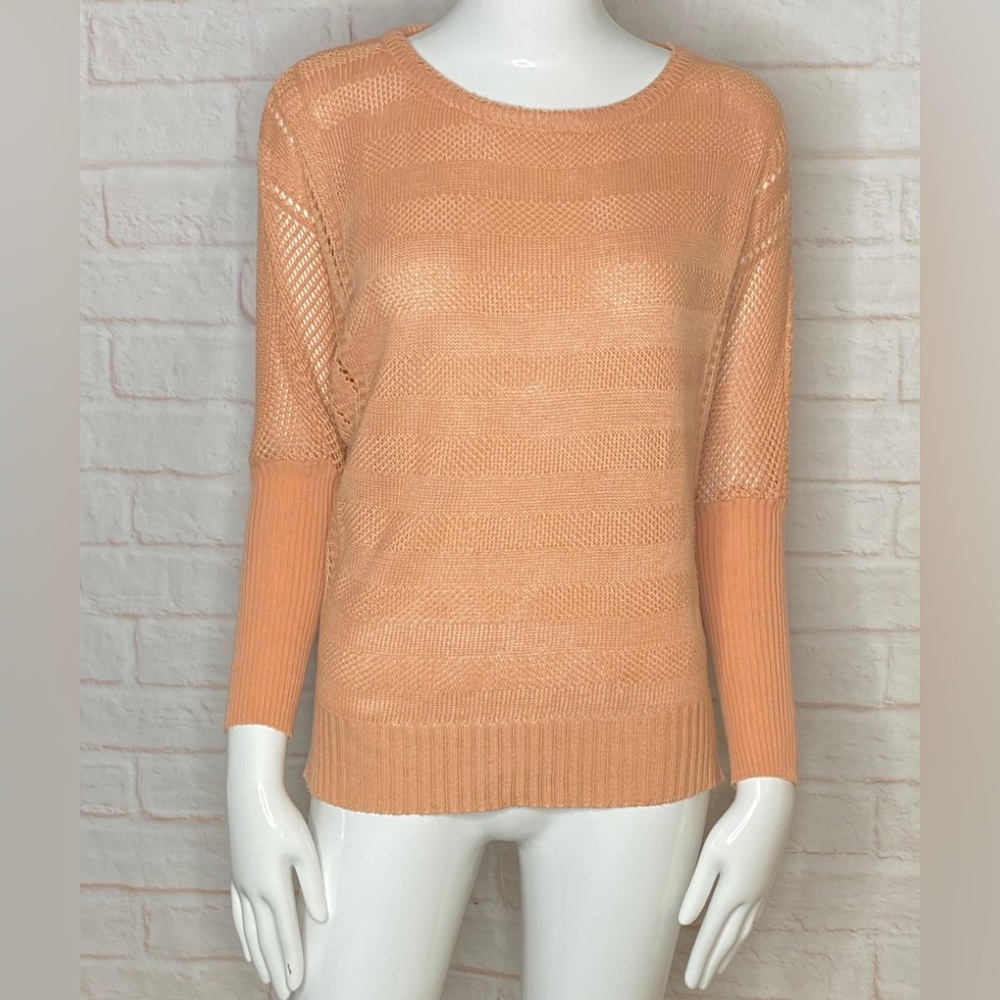 Woman fashion sweater top size M